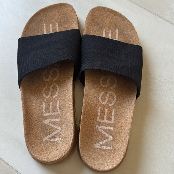 MESSAGE slide sandals - Picture 2 of 7